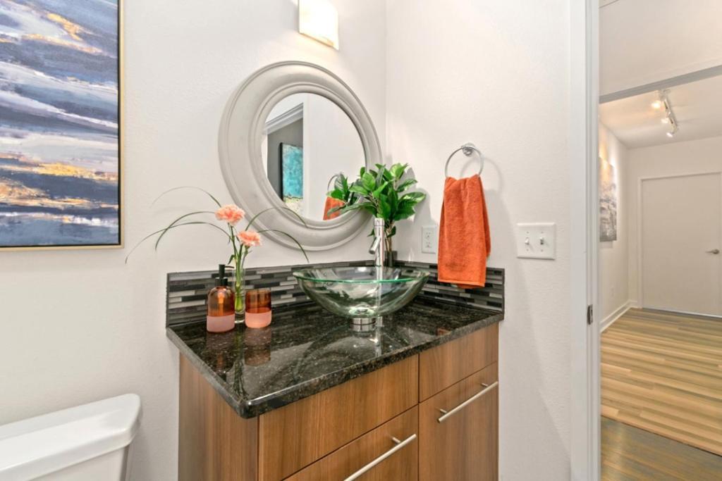 The Cozy Corner Retreat, 15 Min Walk To Old Town Apartment Fort Collins Exterior photo